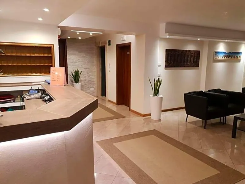 Lobby, Rado, Venice