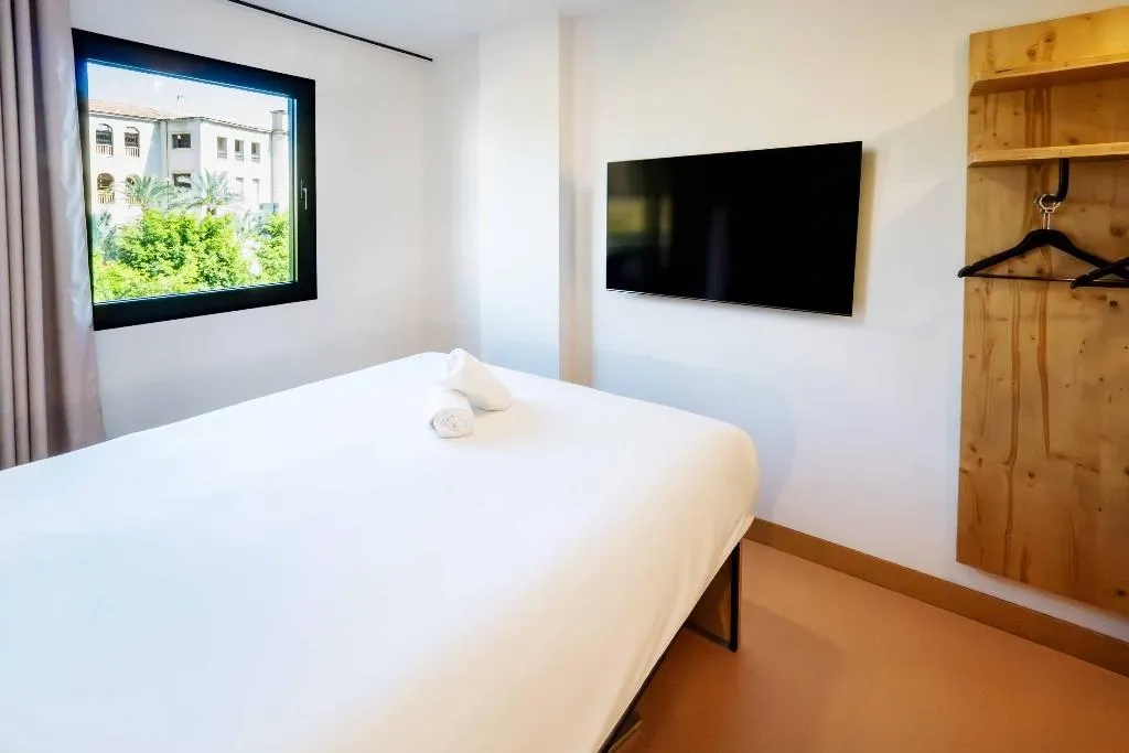 DOUBLE STANDARD Room, easyHotel Alicante Centro, Costa Blanca