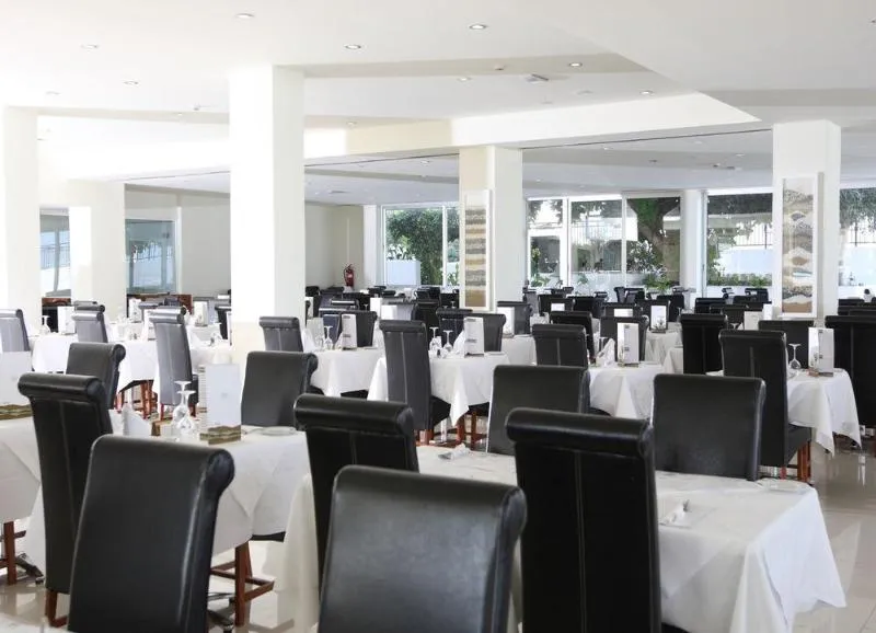 Restaurant, Vrissiana Beach Hotel, Cyprus