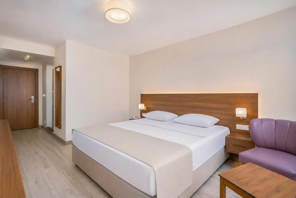 JUNIOR SUITE DELUXE SEA VIEW Room, Altamare By Luna Collection, Izmir