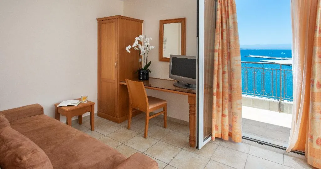 FAMILY ROOM SEA VIEW Room, Pantheon City Hotel, Athens