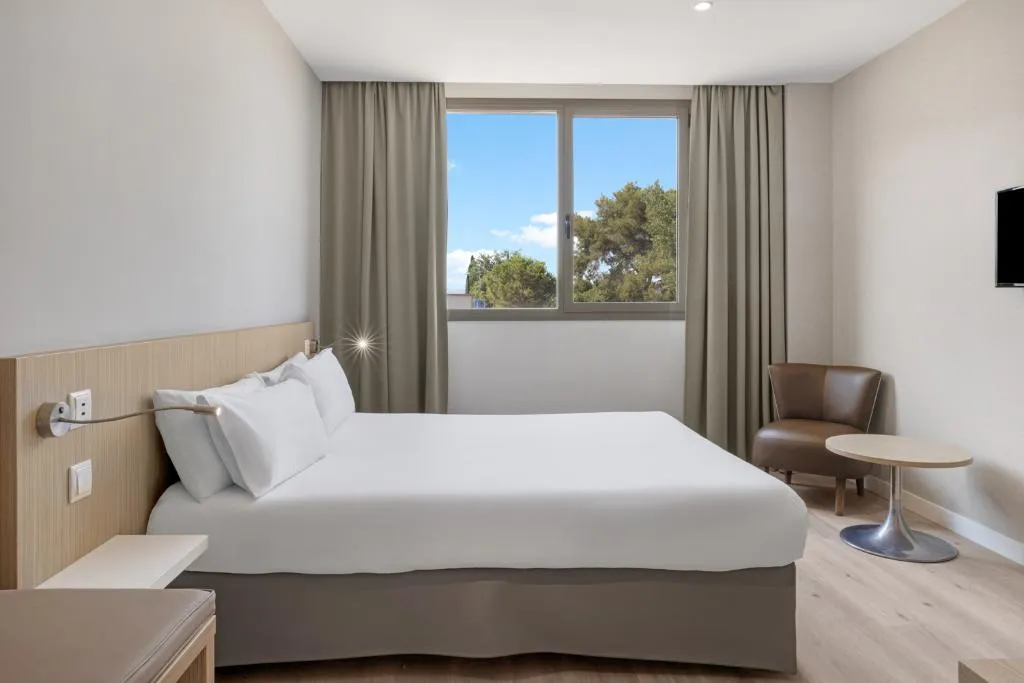 DOUBLE STANDARD Room, B&B Hotel Barcelona Sant Cugat, Barcelona