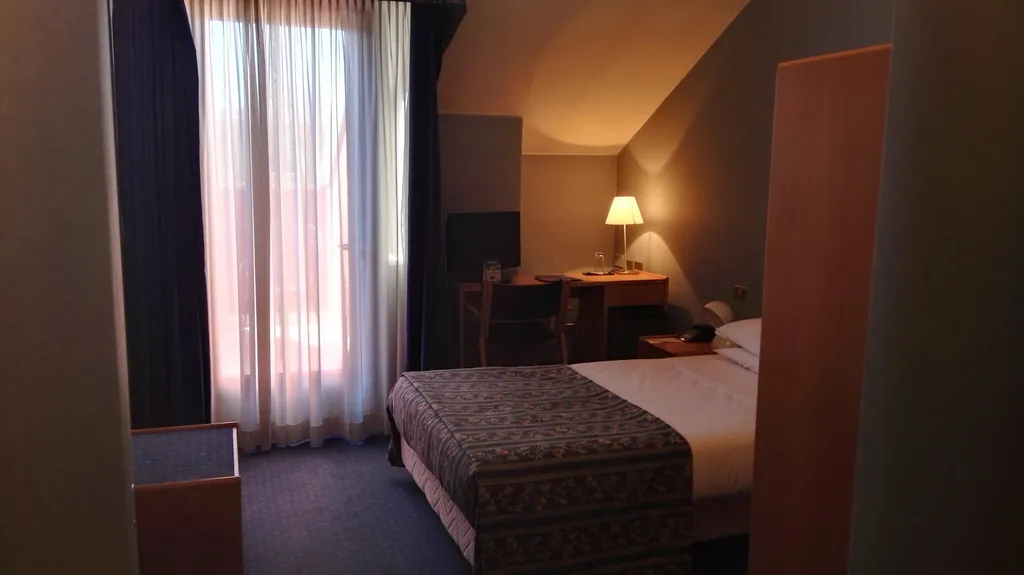 SINGLE STANDARD Room, Palazzo Delle Stelline, Milan