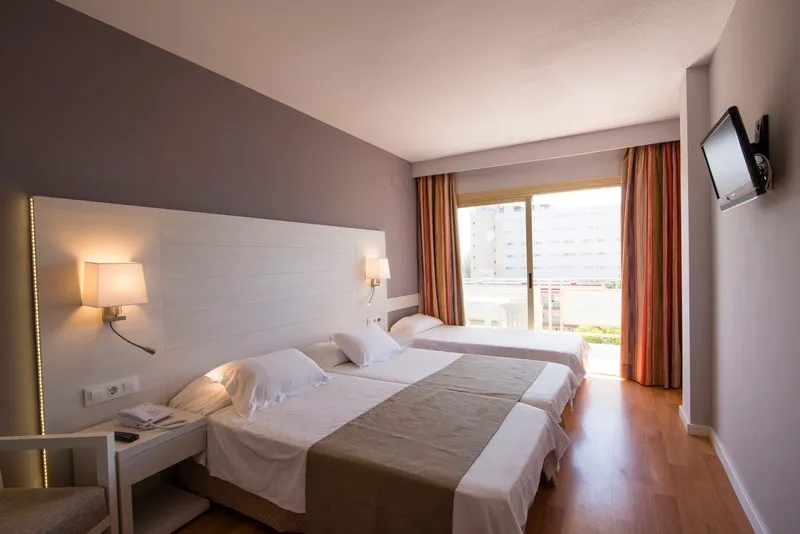 TWIN SUPERIOR CAPACITY 3 Room, Helios Hotel, Majorca