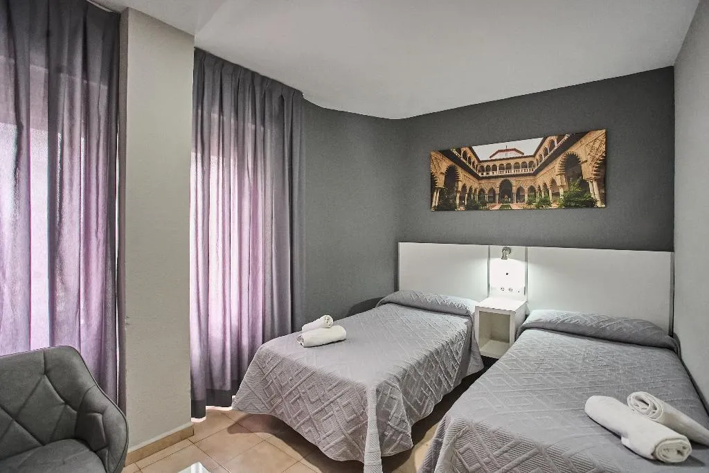 Room, Resitur, Seville
