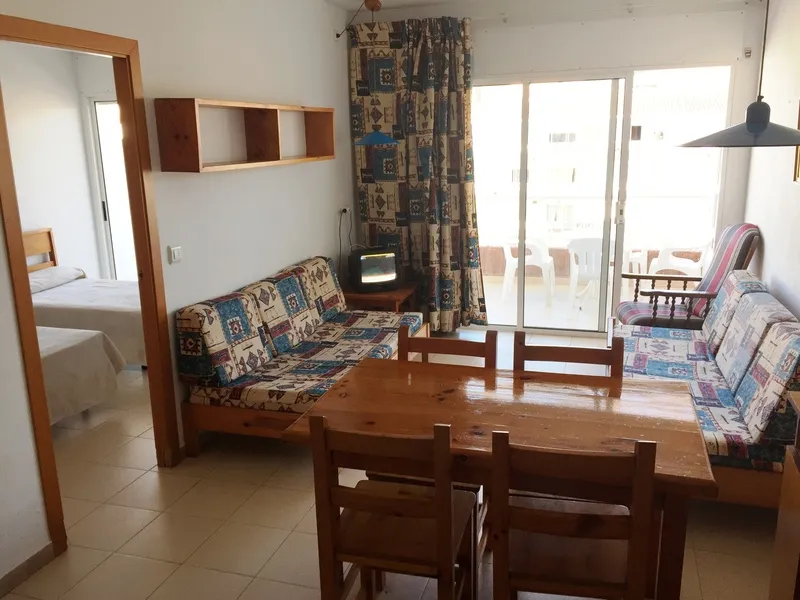 APARTMENT CAPACITY 6 TWO BEDROOMS Room, Apartamentos Ar Lotus, Costa Brava