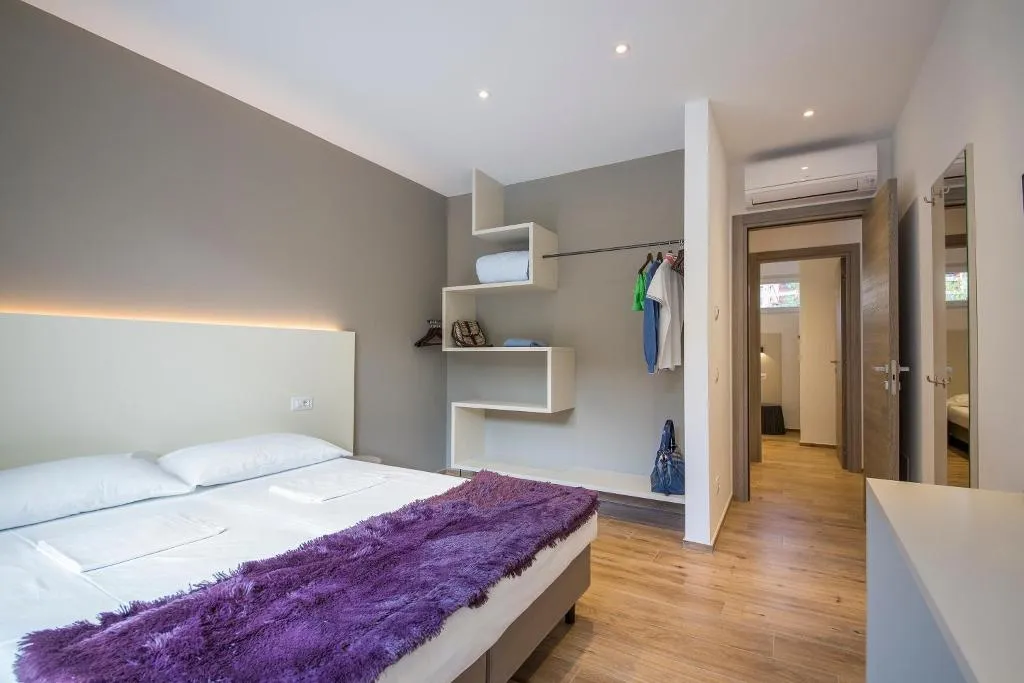 APARTMENT TWO BEDROOMS Room, Riva Lake Lodge, Milan