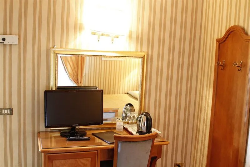 DOUBLE STANDARD Room, Viminale, Rome