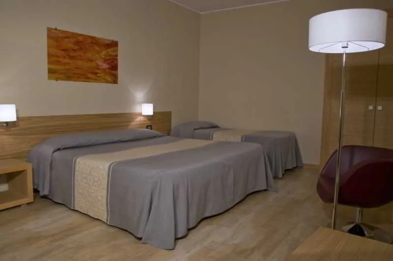 Room, Italia, Cagliari