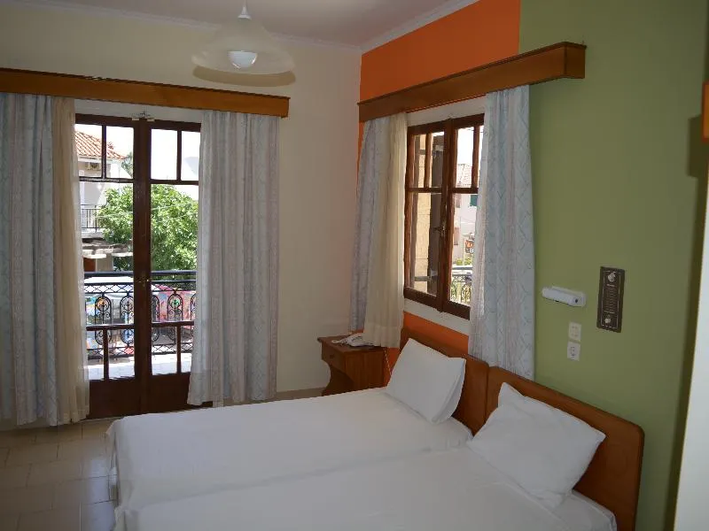 STUDIO CAPACITY 2 Room, Montes Studios & Apartments, Zante