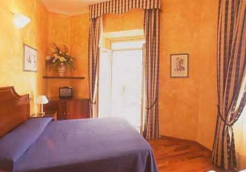 Room, Le Petit, Rome