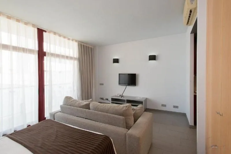STUDIO CAPACITY 4 Room, Apolo Suites Rentalmar, Costa Dorada
