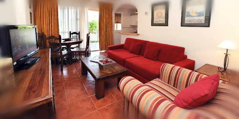 Room, Leo Islamar, Costa De La Luz
