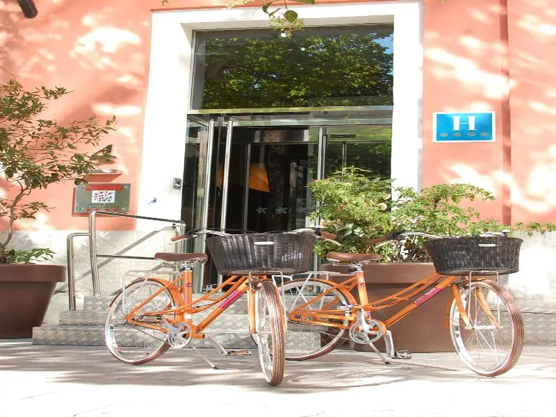 Sports and Entertainment, Petit Palace Plaza del Carmen, Madrid