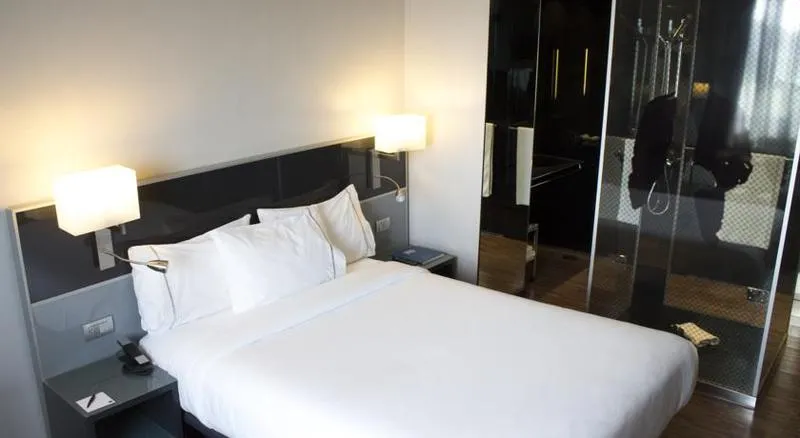 Room, AC Madrid Feria, Madrid