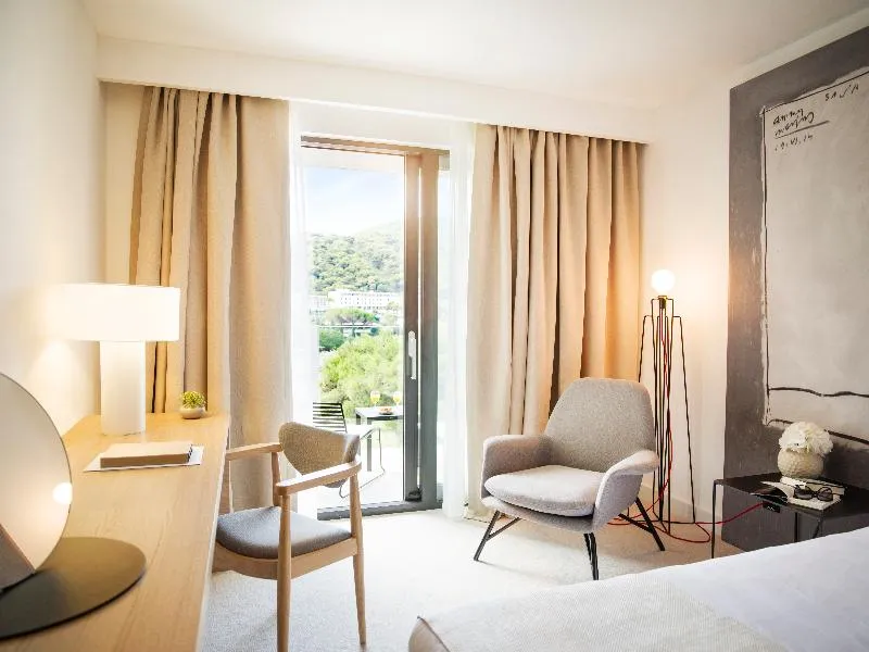 DOUBLE DELUXE SEA VIEW WITH BALCONY Room, Hotel Kompas, Dubrovnik