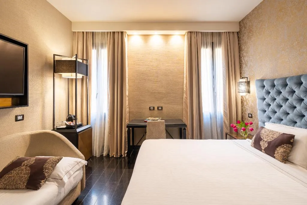 DOUBLE KING SIZE BED Room, Vignette Collection The Venice Times Hotel By IHG, Venice