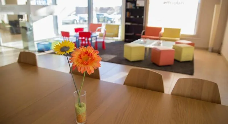 Lobby, B&B HOTEL Figueres, Costa Brava