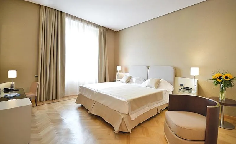 JUNIOR SUITE STANDARD Room, Palazzo Esedra, Naples