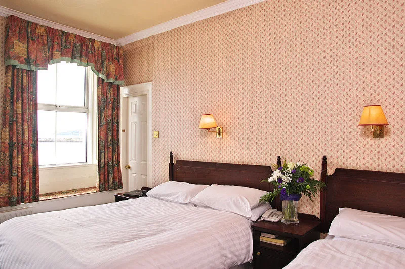 Room, Commodore, Cork