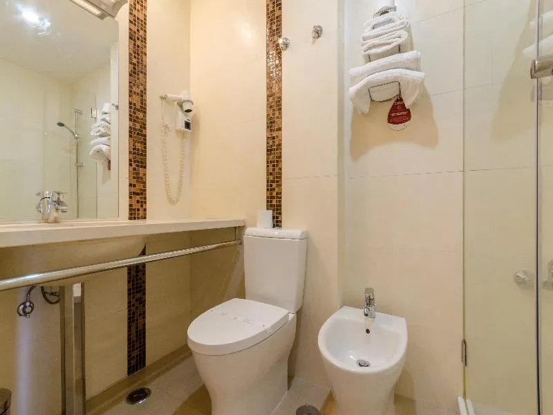 TRIPLE STANDARD Room, Hotel Lido, Lisbon