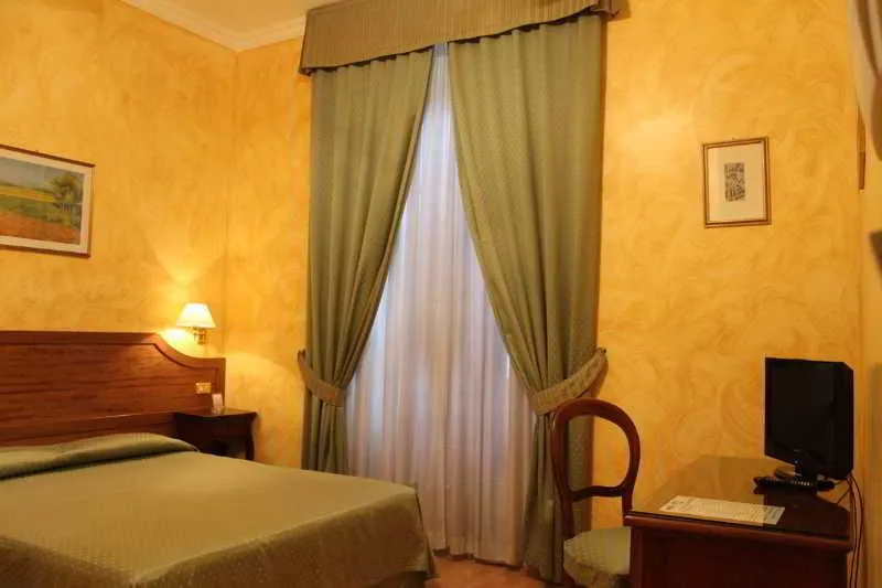 Double or Twin STANDARD Room, Fiori, Rome