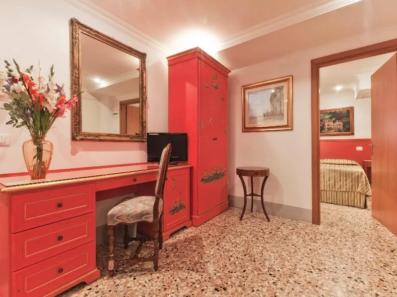 Double or Twin STANDARD Room, Palazzo Cendon, Venice