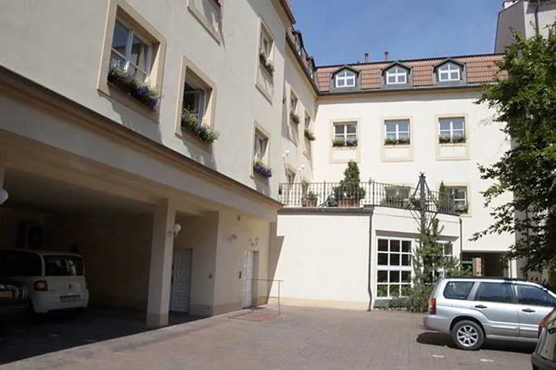 General view, Abri, Prague
