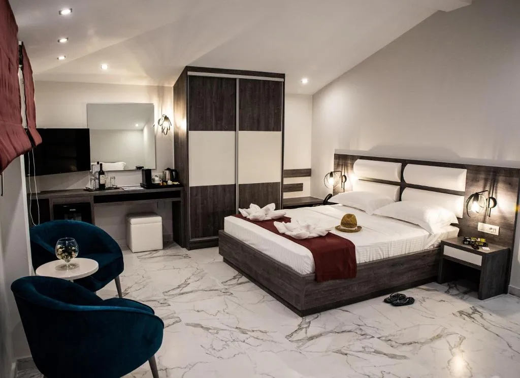 QUADRUPLE WITHOUT BALCONY Room, Lagaria Hotel, Thessaloniki