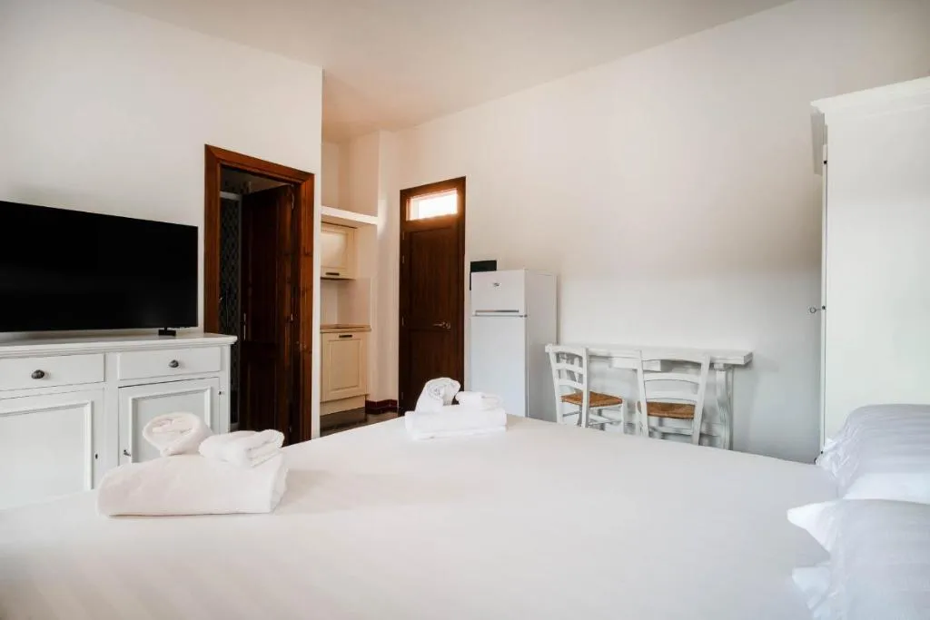APARTMENT ONE BED Room, Residence Hotel Costa Serena, Olbia