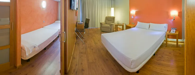 QUADRUPLE STANDARD Room, Num Hotel, Costa Dorada