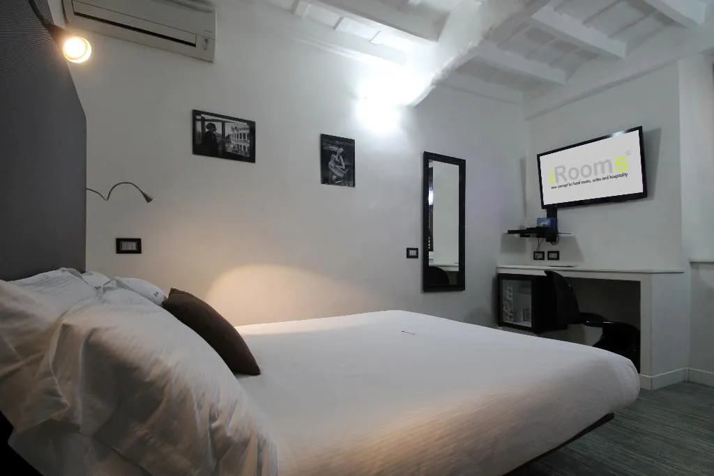 DOUBLE ECONOMY Room, iRooms Spanish Steps, Rome