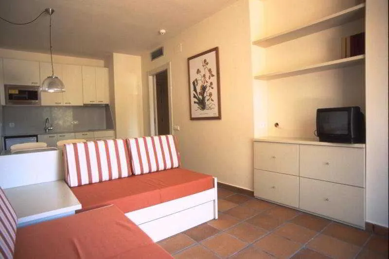 Room, Ciutat de Palol, Costa Brava