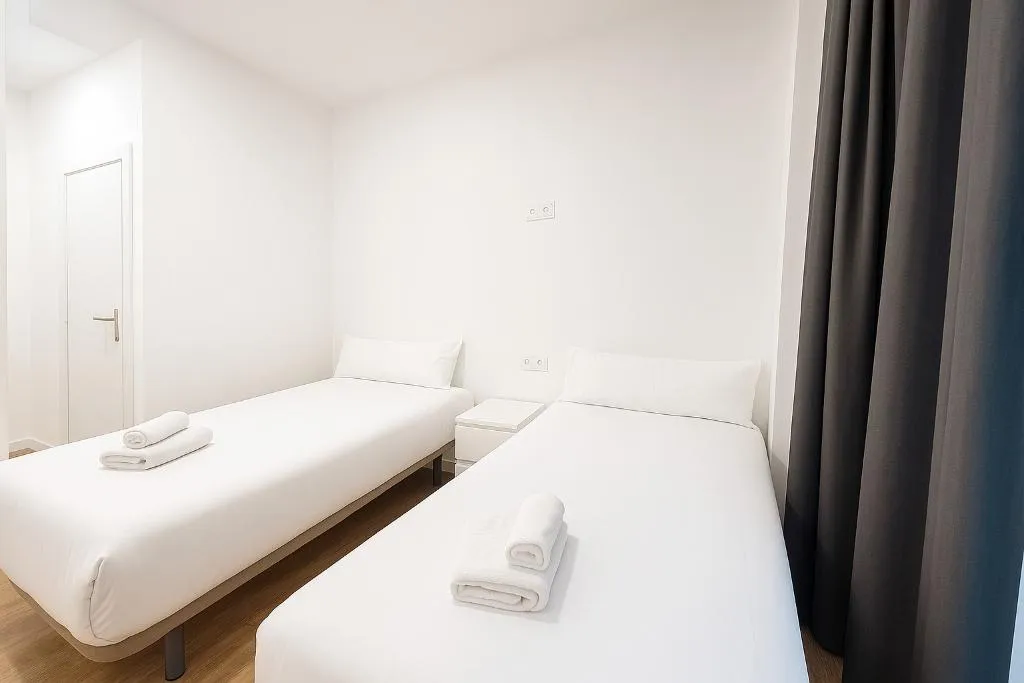 Room, Hostal Bernabeu, Madrid