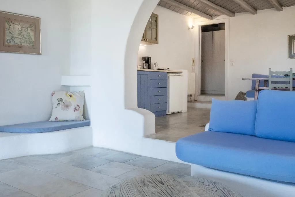 JUNIOR SUITE GARDEN VIEW Room, Nama Villas, Mykonos