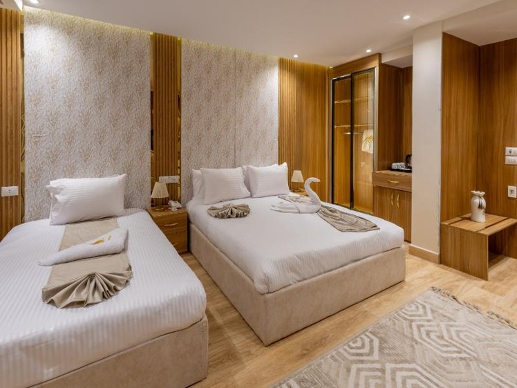 DOUBLE DELUXE Room, Pyramids Sunrise Inn, Cairo