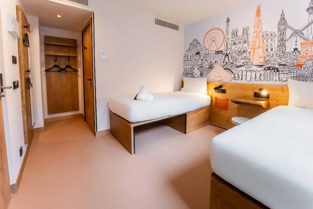 TWIN STANDARD Room, easyHotel Alicante Centro, Costa Blanca