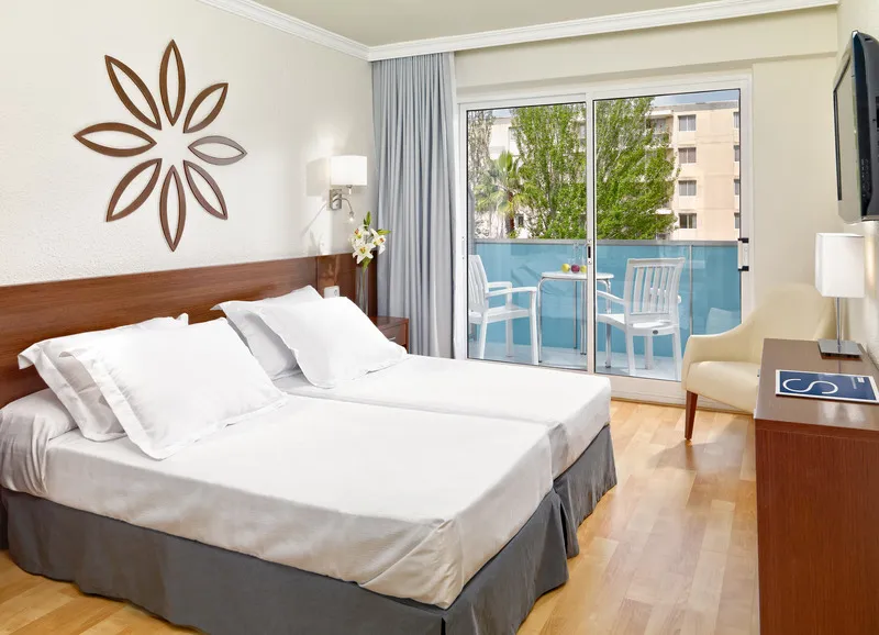 DOUBLE POOL VIEW Room, H10 Delfin Only adults, Costa Dorada