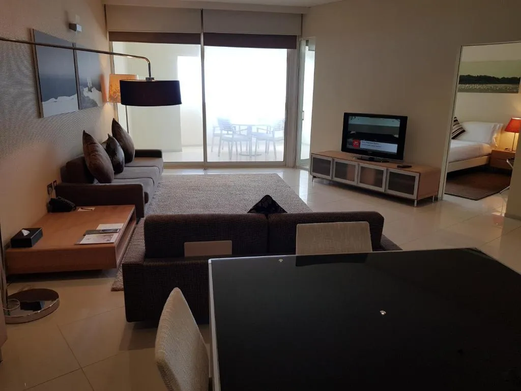 APARTMENT THREE BEDROOMS Room, Ascott Park Place Dubai, Dubai
