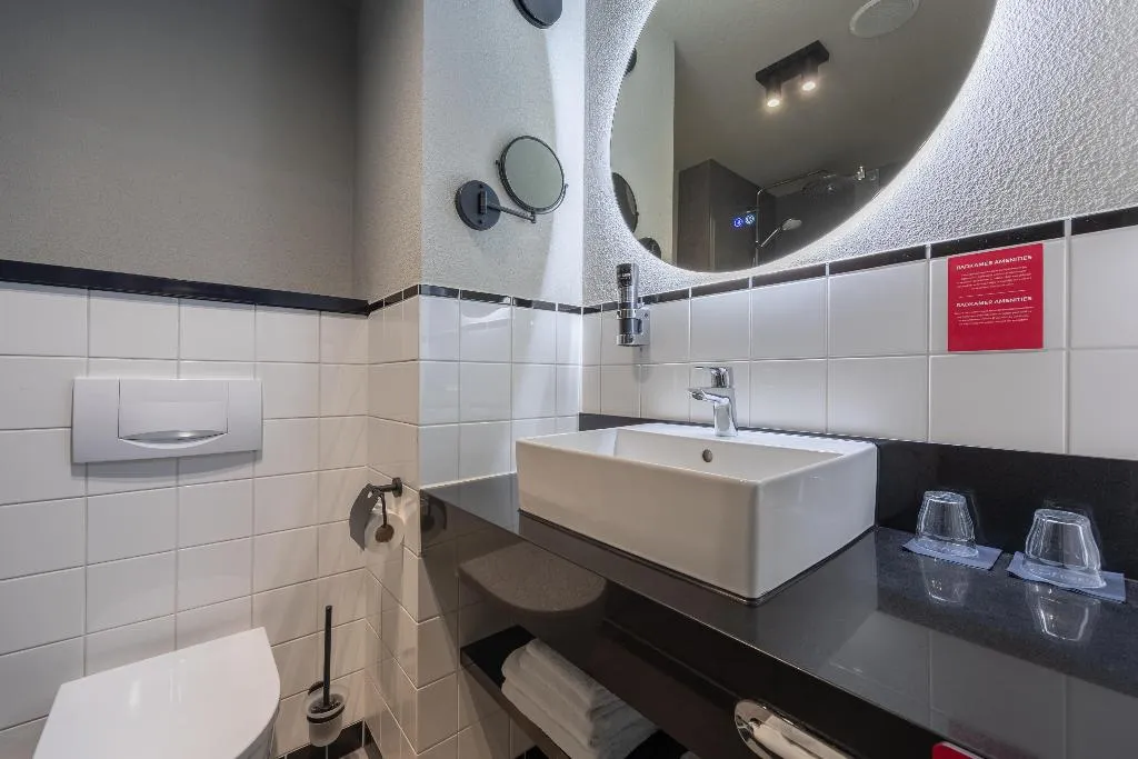 TWIN DELUXE Room, Leonardo Hotel IJmuiden Seaport Beach, Amsterdam
