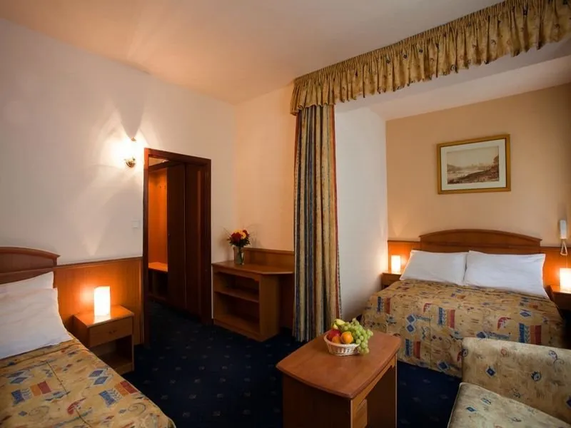 Room, Kavalir, Prague