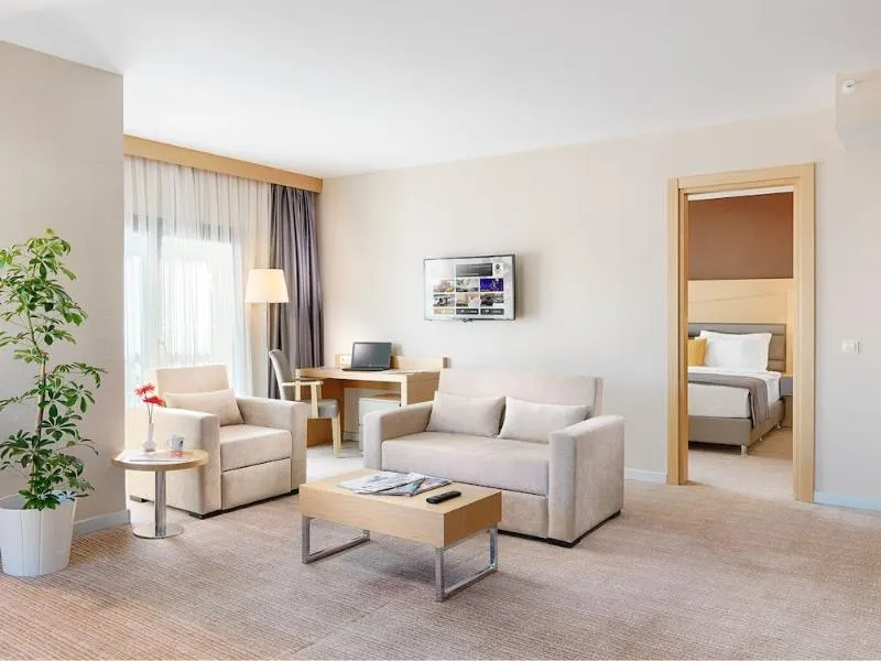 SUITE CAPACITY 3 Room, Kordon Hotel Cankaya, Izmir