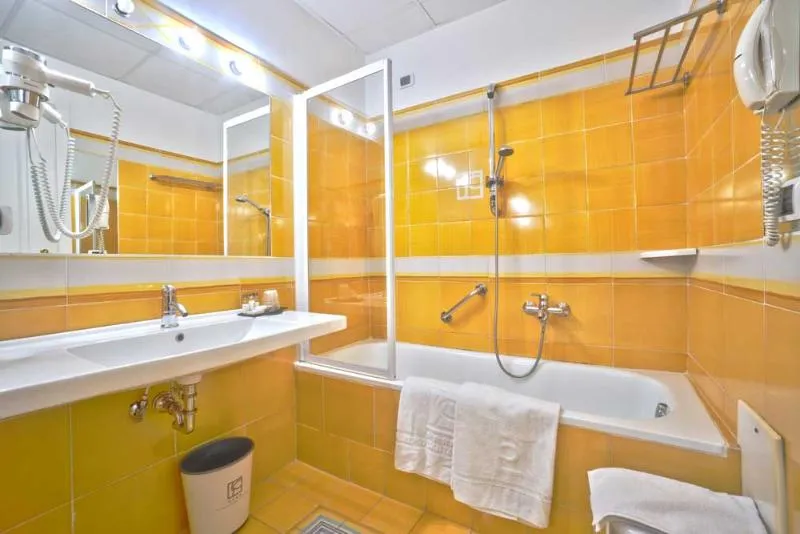 DOUBLE STANDARD Room, Albergo Santa Caterina, Naples