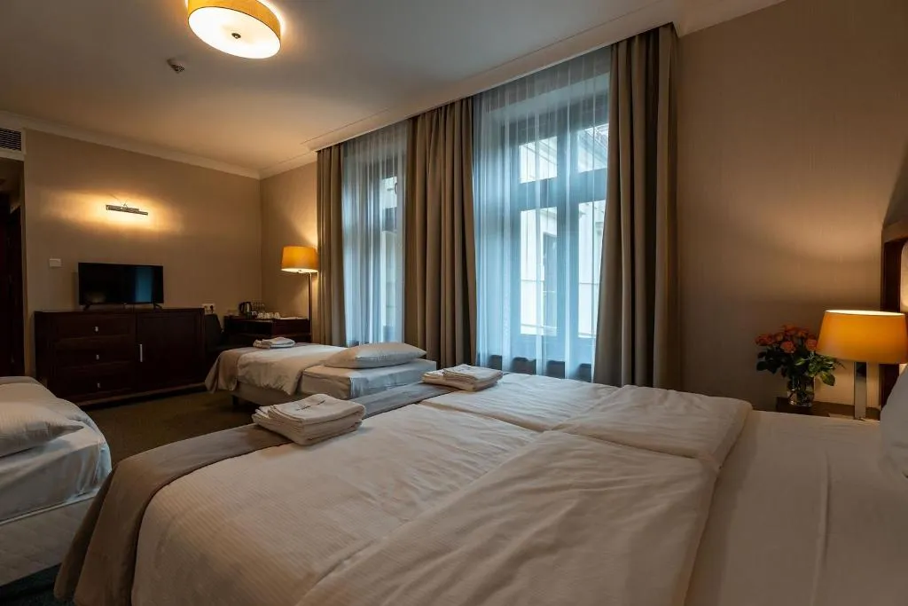 QUADRUPLE STANDARD Room, Hotel Grand Sal, Krakow
