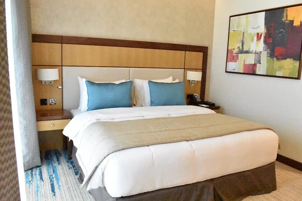 DOUBLE SINGLE USE STANDARD Room, Golden Tulip Media Hotel, Dubai