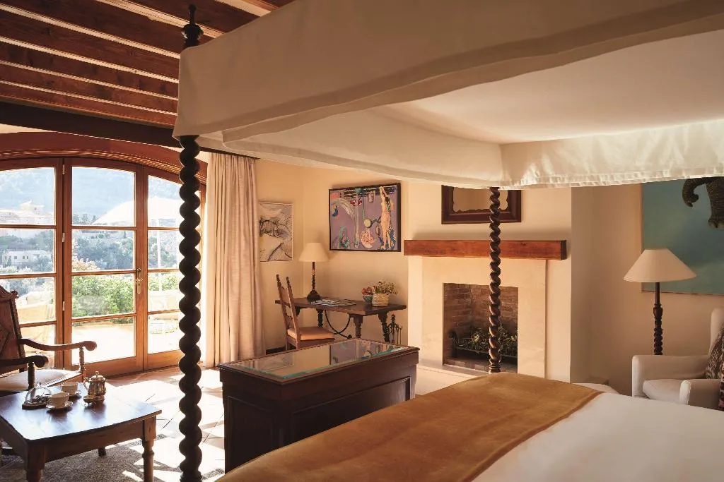 JUNIOR SUITE DELUXE Room, La Residencia, A Belmond Hotel, Mallorca, Majorca