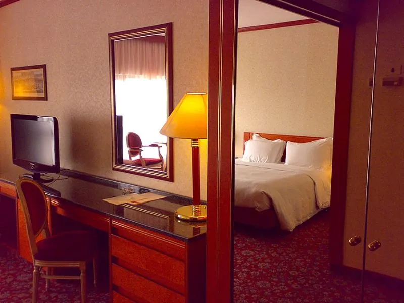 Room, Russott, Venice