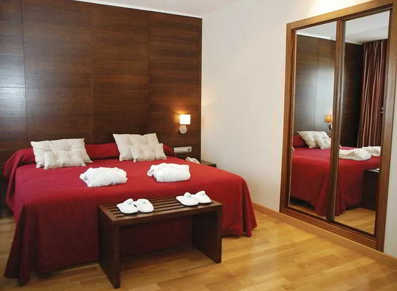 Room, FC Villalba, Madrid