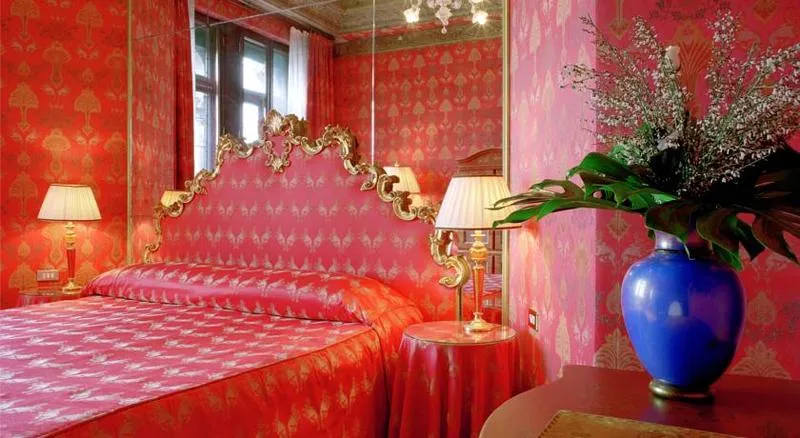 Double or Twin DELUXE CANAL VIEW Room, Bauer Palazzo, Venice