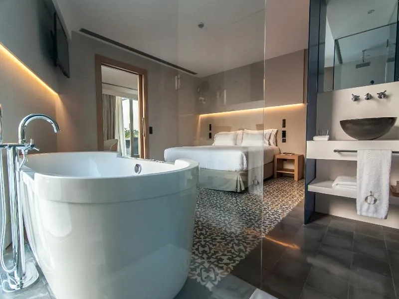 JUNIOR SUITE STANDARD Room, Hotel Sorli Emocions, Barcelona